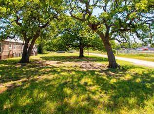 610 W Oak St, Nocona, TX 76255