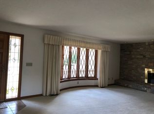 615 Reindeer Ln, Columbus, OH 43230