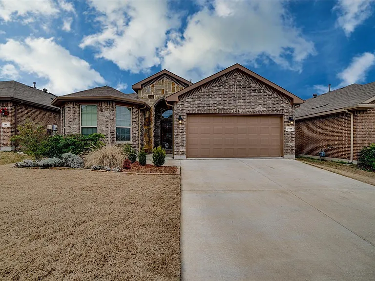 2408 Windhaven Dr — Photo 1