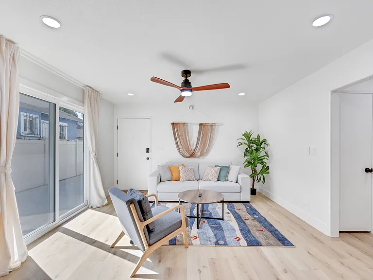 1075 Molino Ave #2 — Photo 4