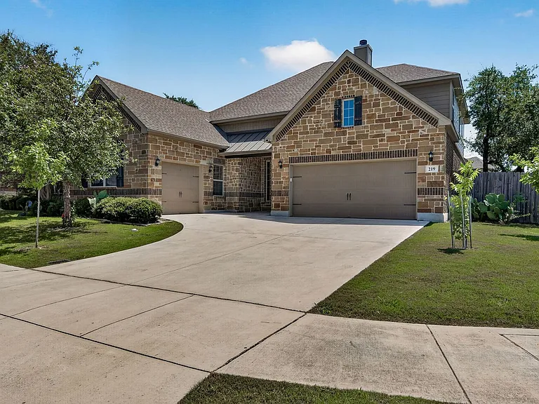 219 Woods Of Boerne Blvd — Photo 2