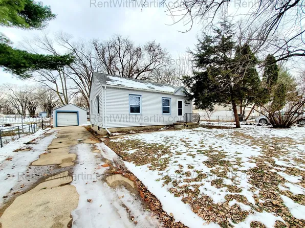 1911 Spring View St, Waterloo, IA 50707