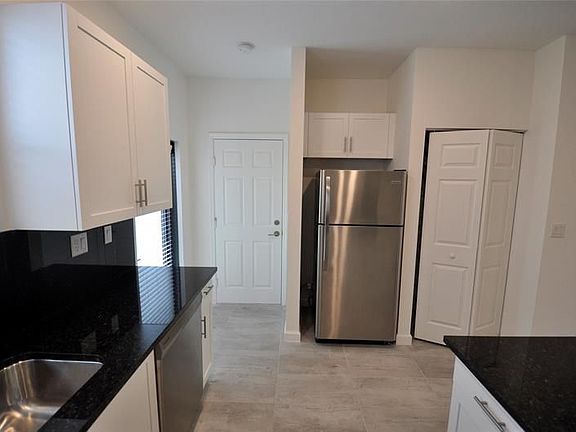 5th image of 1606 SW 28th Ct #1606