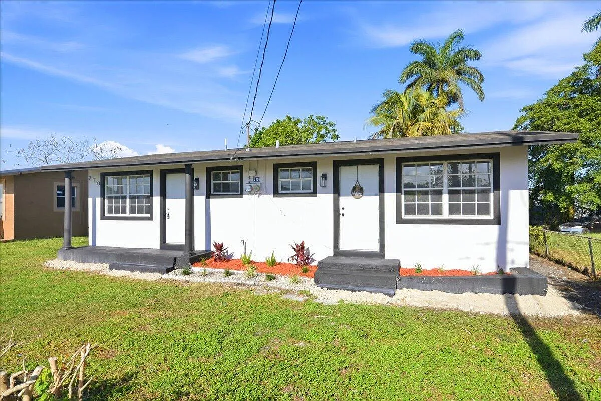 4 bed, 2.0 bath, 1320 sqft, $2,300 — Photo 3