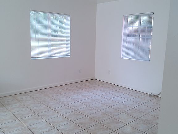 4th image of 1019 Dayton Rd #1