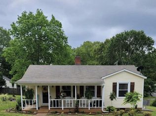 1009 Ridgeway St, Florence, AL 35630