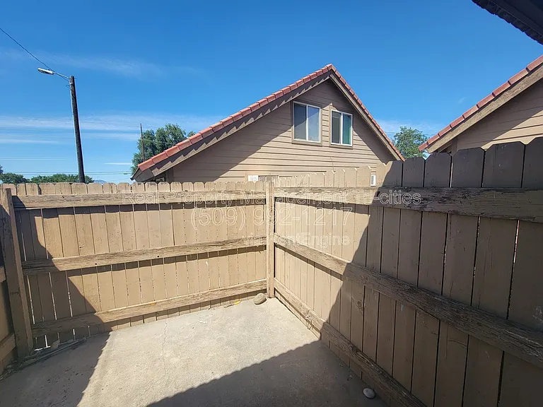 1025 W Entiat Ave #C9 — Photo 7