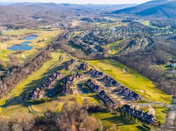 6 Stirling Ct, Hardyston Twp., NJ 07419