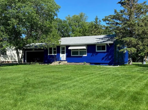 610 S Main St, Badger, MN 56714