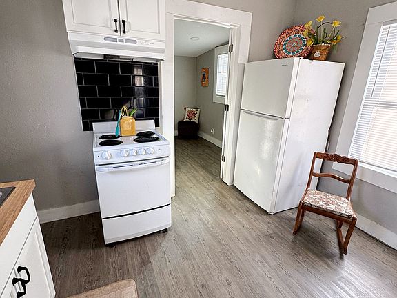 2nd image of 624 Potomac St #2