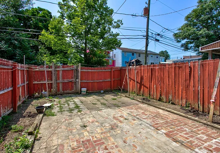 730 E Madison St — Photo 19