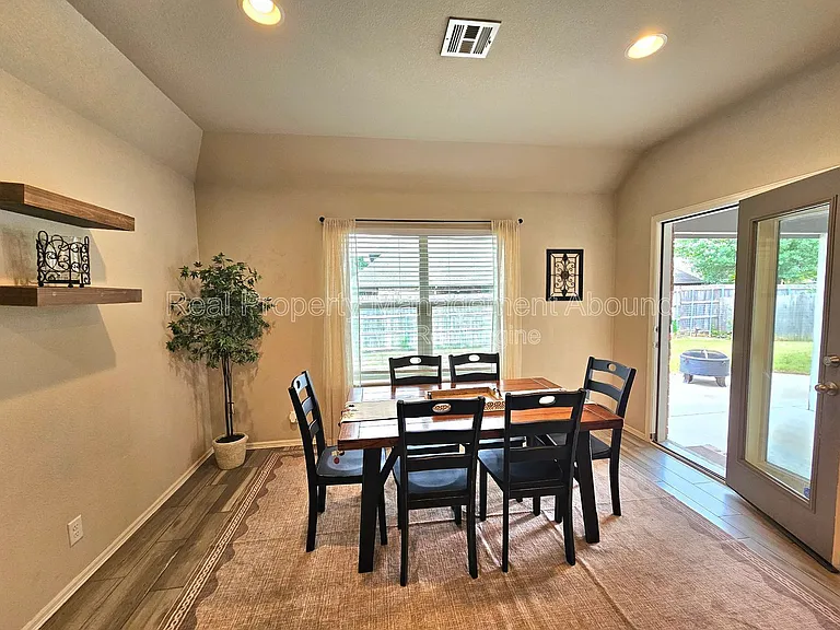 14727 S Urbana Ave — Photo 20