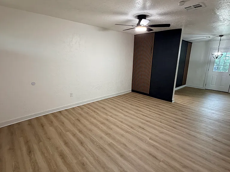 2332 SW Cornell Ave — Photo 3
