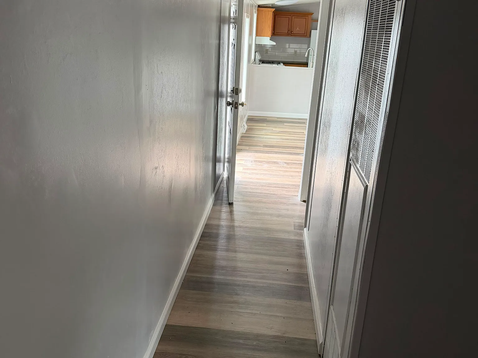 4 bed, 1100 sqft, $1,900 — Photo 4