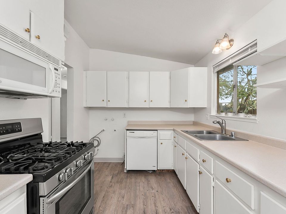 1st image of 6404 Stoneman Dr