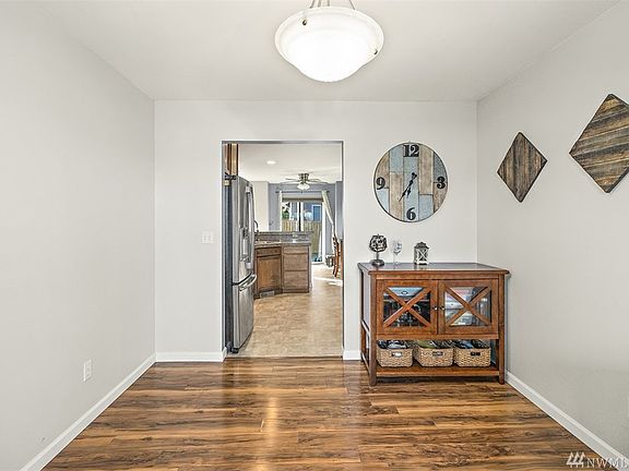 4th image of 2779 McKinley Pl SE