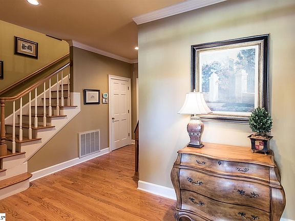 3rd image of 133 Kellett Park Dr