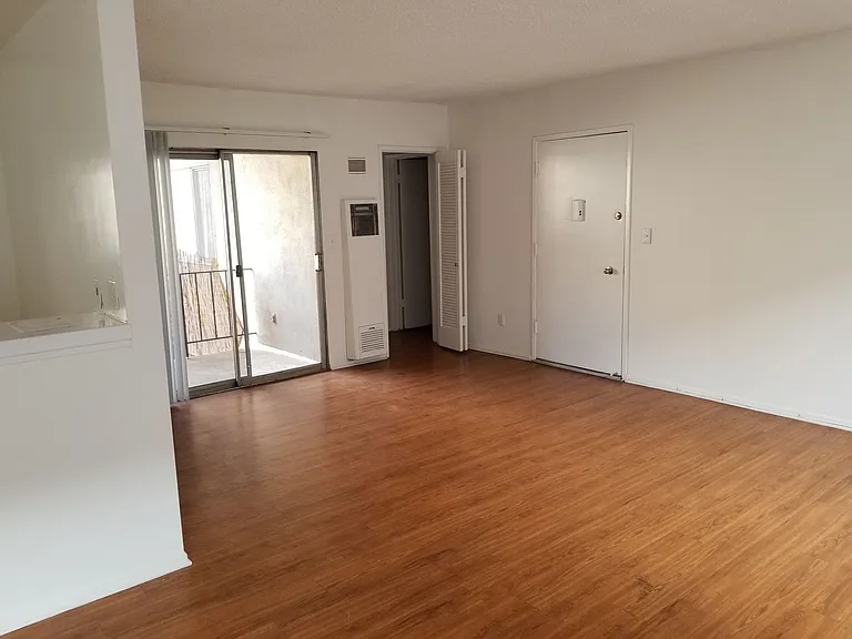 14403 Addison St — Photo 26
