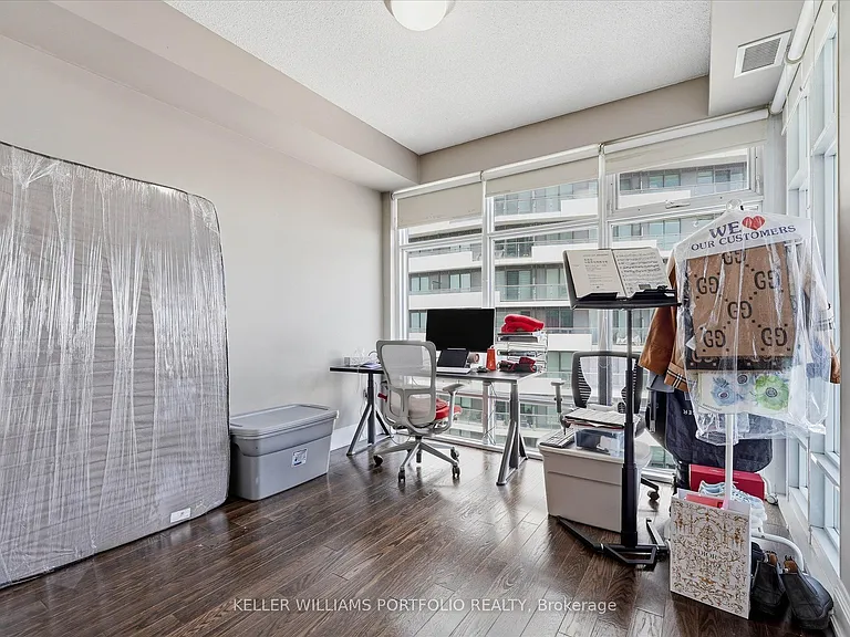 2191 Yonge St #4111 — Photo 23