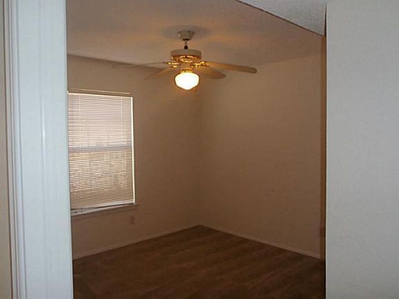 3rd image of 2149 King James Pl #El