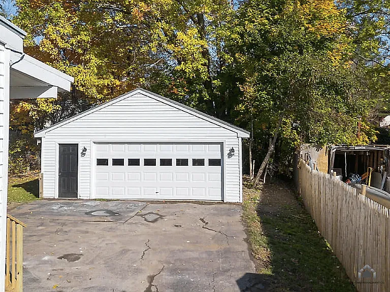 15 Elmhurst St — Photo 24