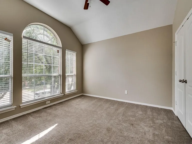 4319 Vine Ridge Ct — Photo 11
