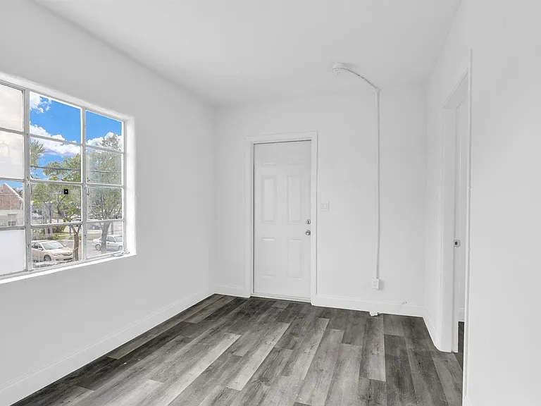 820 N Dixie Hwy #4 — Photo 7