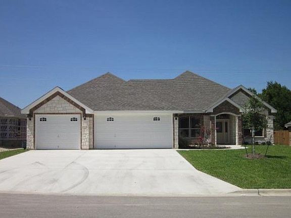 2nd image of 1523 Hazelnut Dr