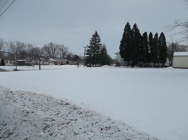 1st image of 682 Notre Dame Ave