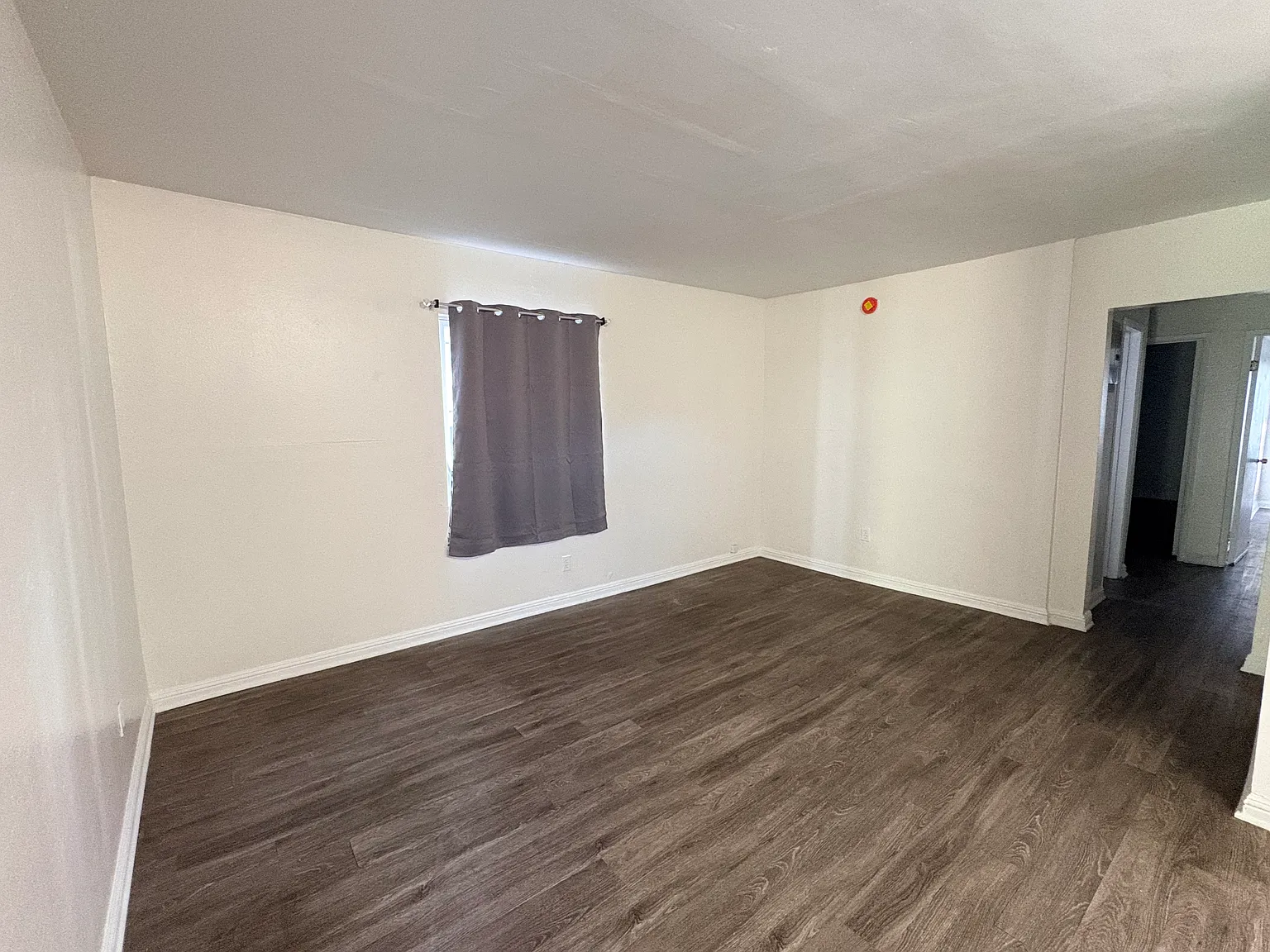 2 bed, 660 sqft, $2,300 — Photo 2
