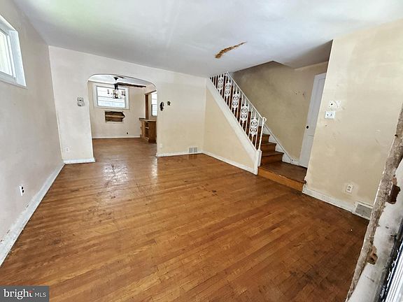 4th image of 2514 S 73rd St