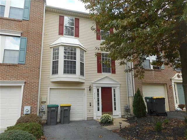 212 Sloan Ct photo 1