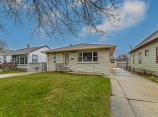 2464 S 69th St, West Allis, WI 53219