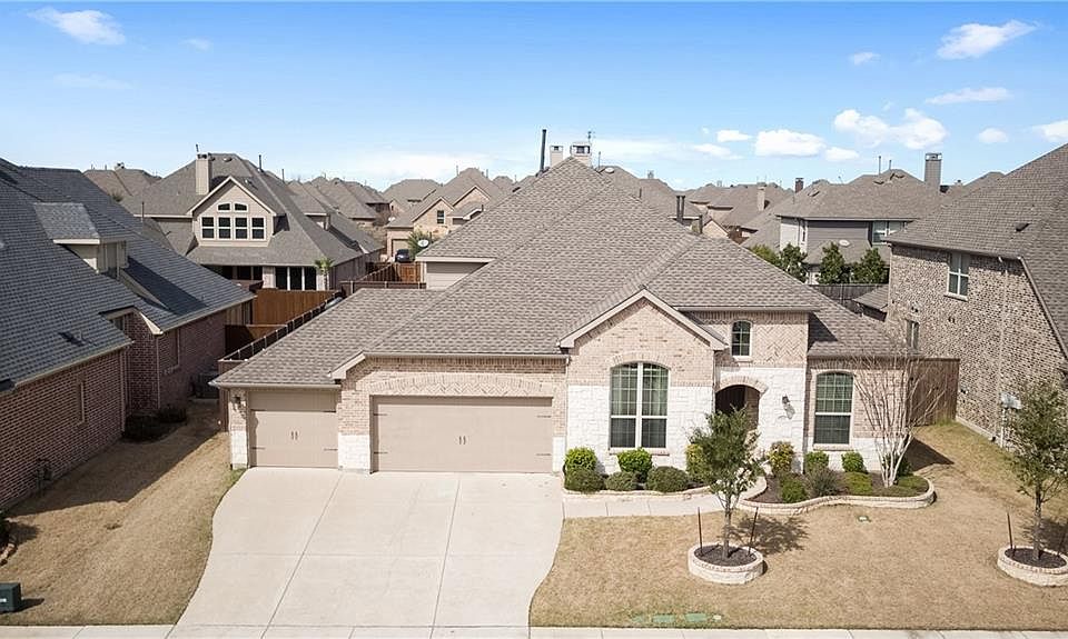 1st image of 614 Sleepy Creek Dr