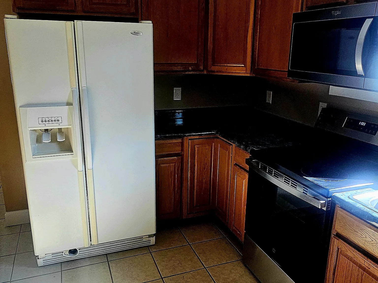 4 bed, $1,350 — Photo 1