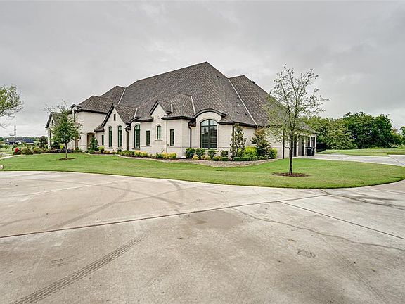 4th image of 330 Oak Hollow Ln