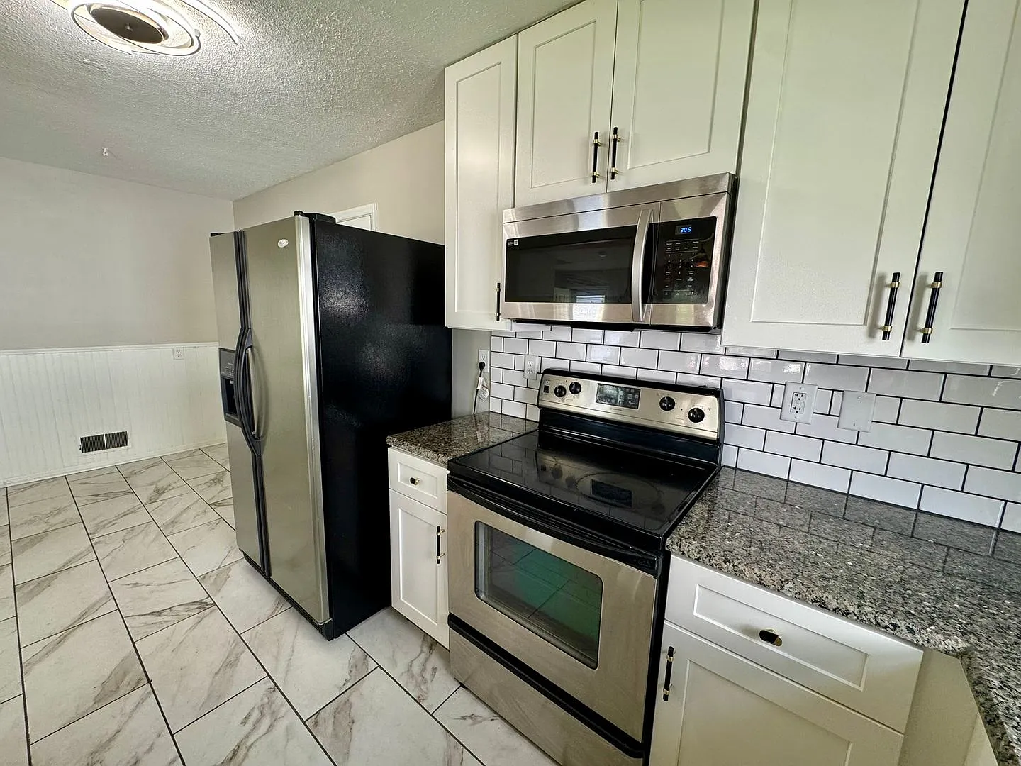 4 Bedroom Home 2 Minutes from Offutt. — Photo 4