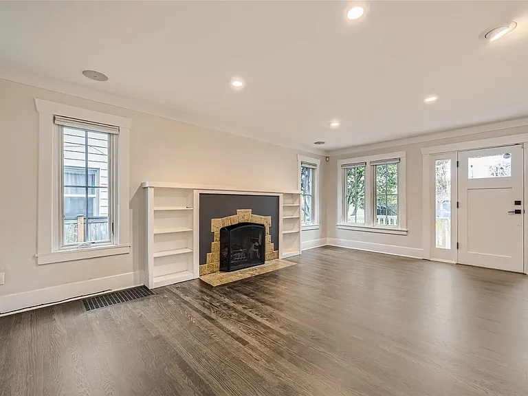 7522 9th Ave NE — Photo 13