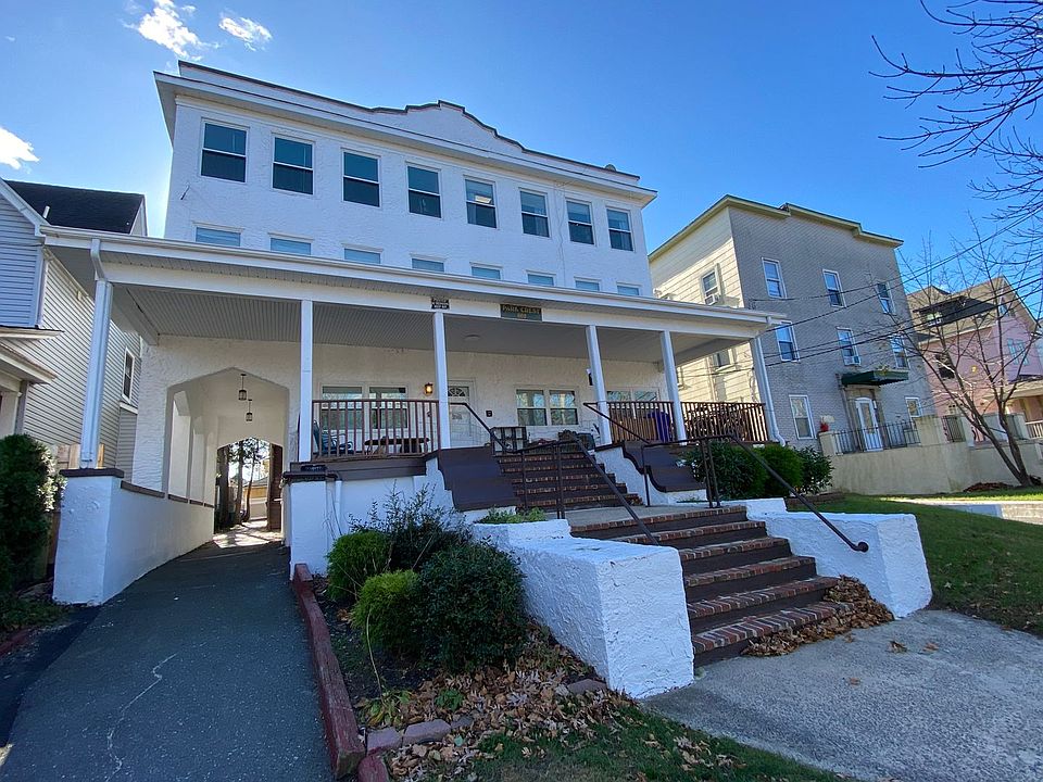 1st image of 602 5th Ave Rear 301