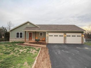 300 McHugh Dr, Pacific, MO 63069