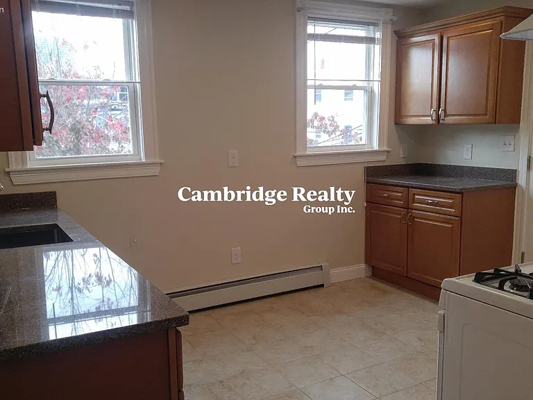 69 Newton St #2L — Photo 2