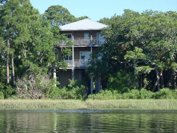 16741 SW 133rd St, Cedar Key, FL 32625