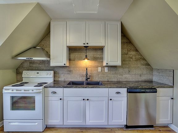3rd image of 321 Ferrel St APT 3