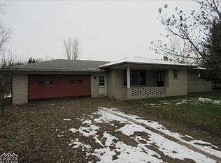 7486 Arnold Rd, Cottrellville, MI 48039