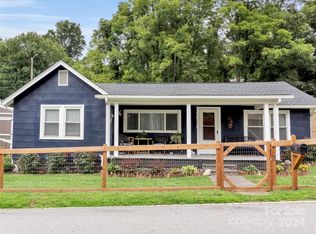 197 Mulberry St, Clyde, NC 28721