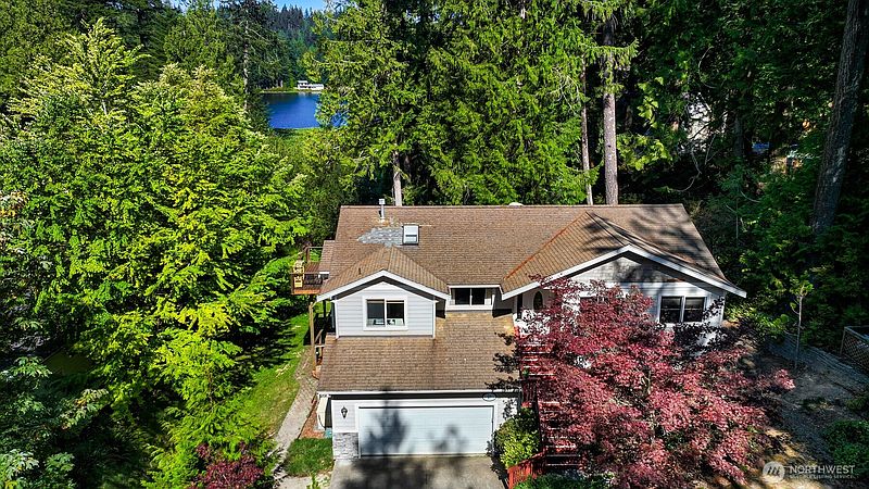4th image of 55 Lake Louise Drive