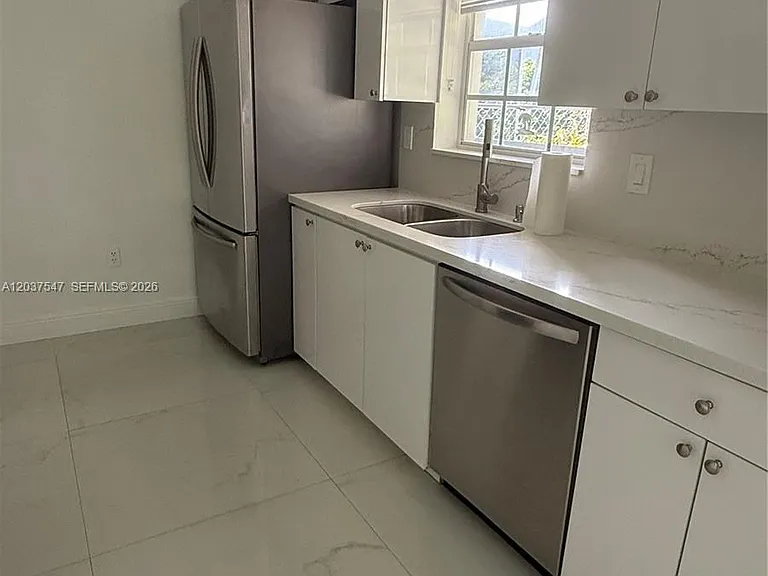 11921 SW 273rd St — Photo 10