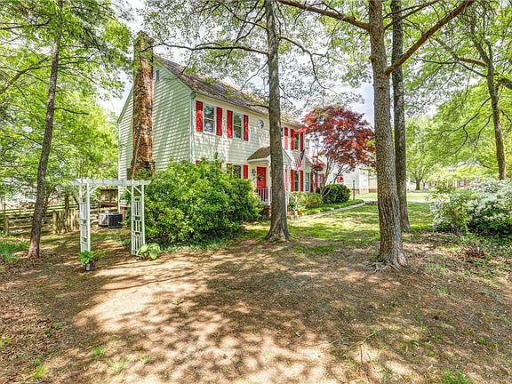 4th image of 7220 Oak Branch Pl