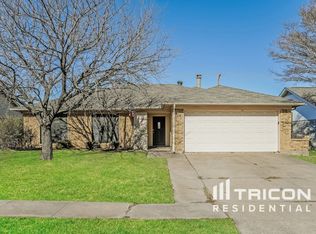 1328 N Creek Dr, Saginaw, TX 76179