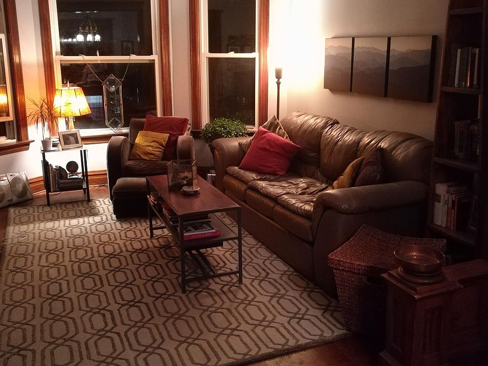 1st image of 3030 N Hamlin Ave #2